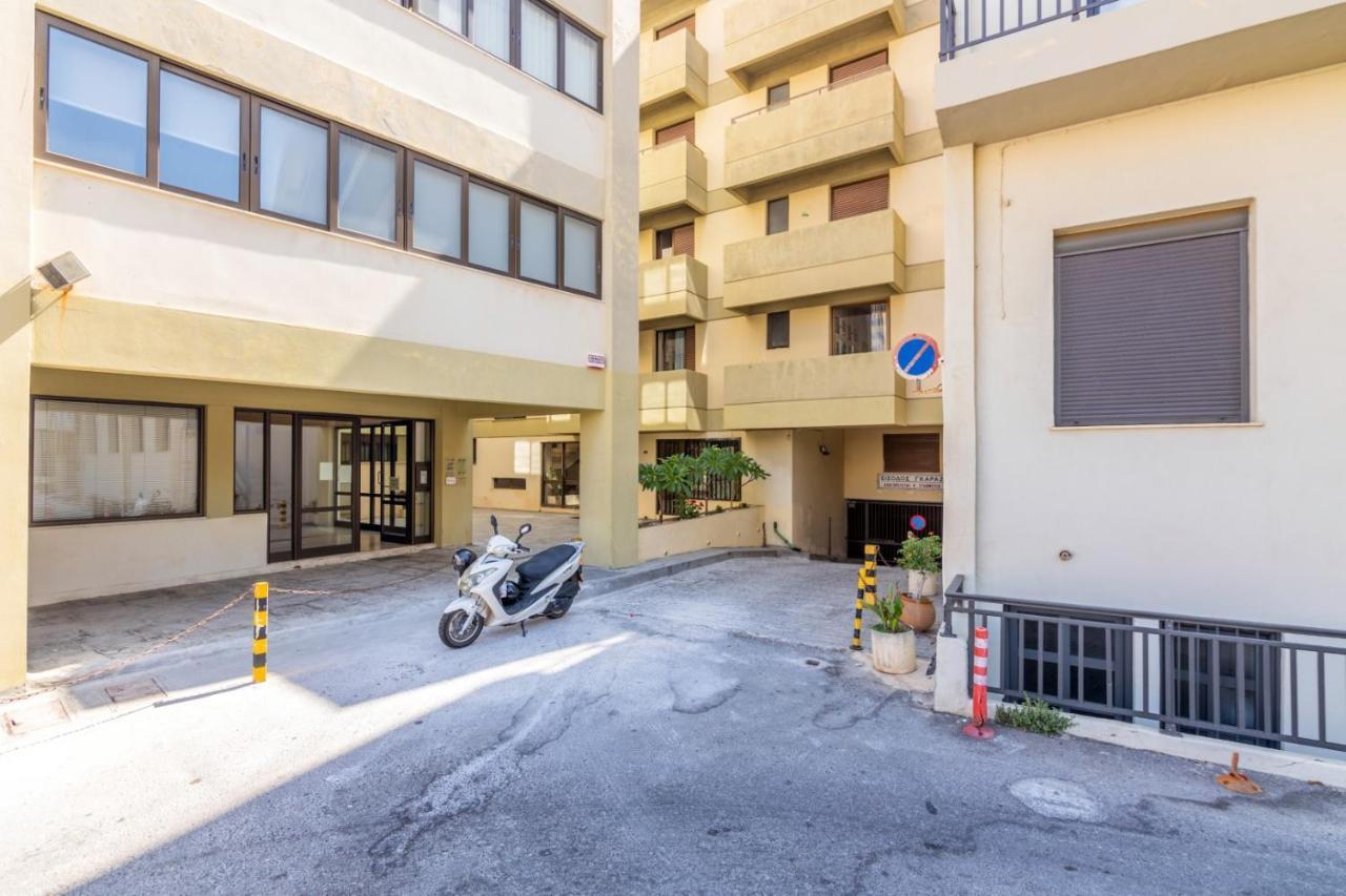 Apartmán City Center With Free Parking And Port Side View Iraklio Exteriér fotografie